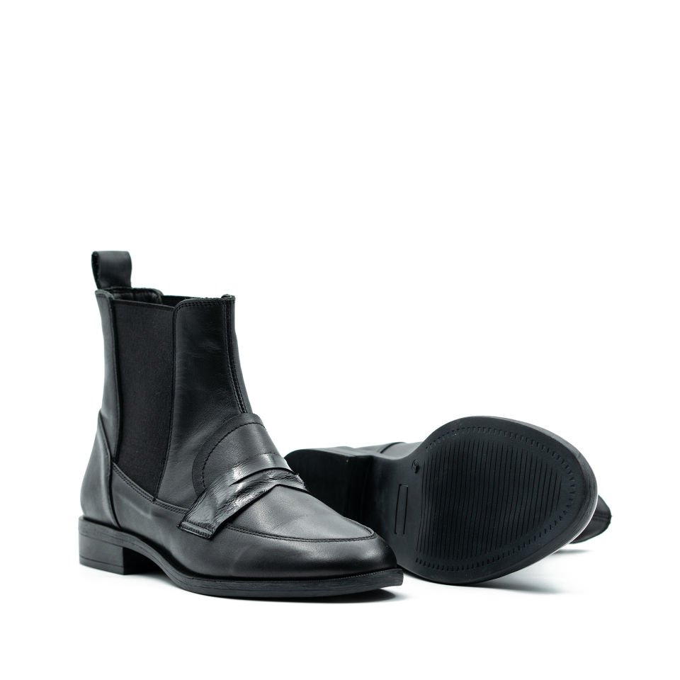 HAKİKİ DERİ SİYAH BAYAN BOT OUTLET